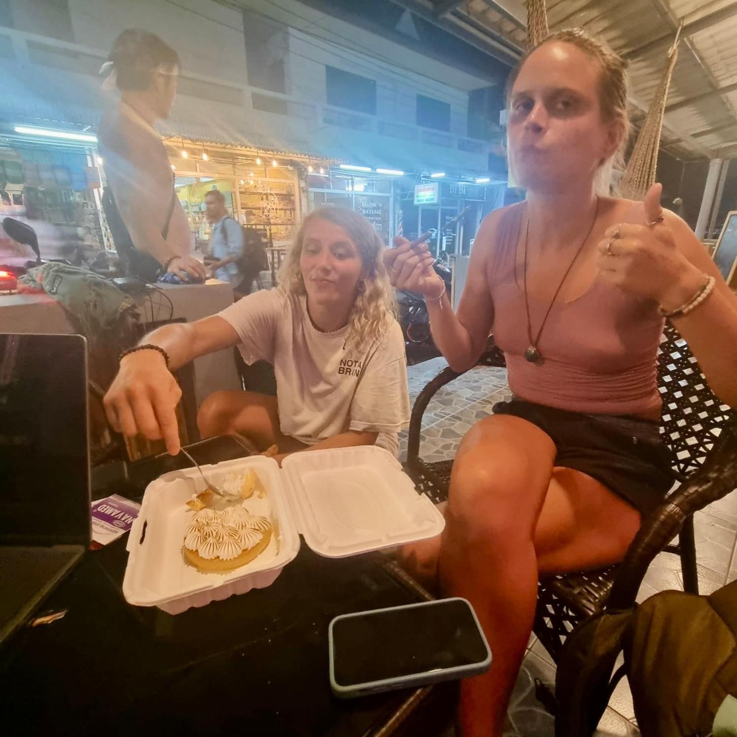 Tiki Tribe Bar & Hostel Ko Tao Exterior photo