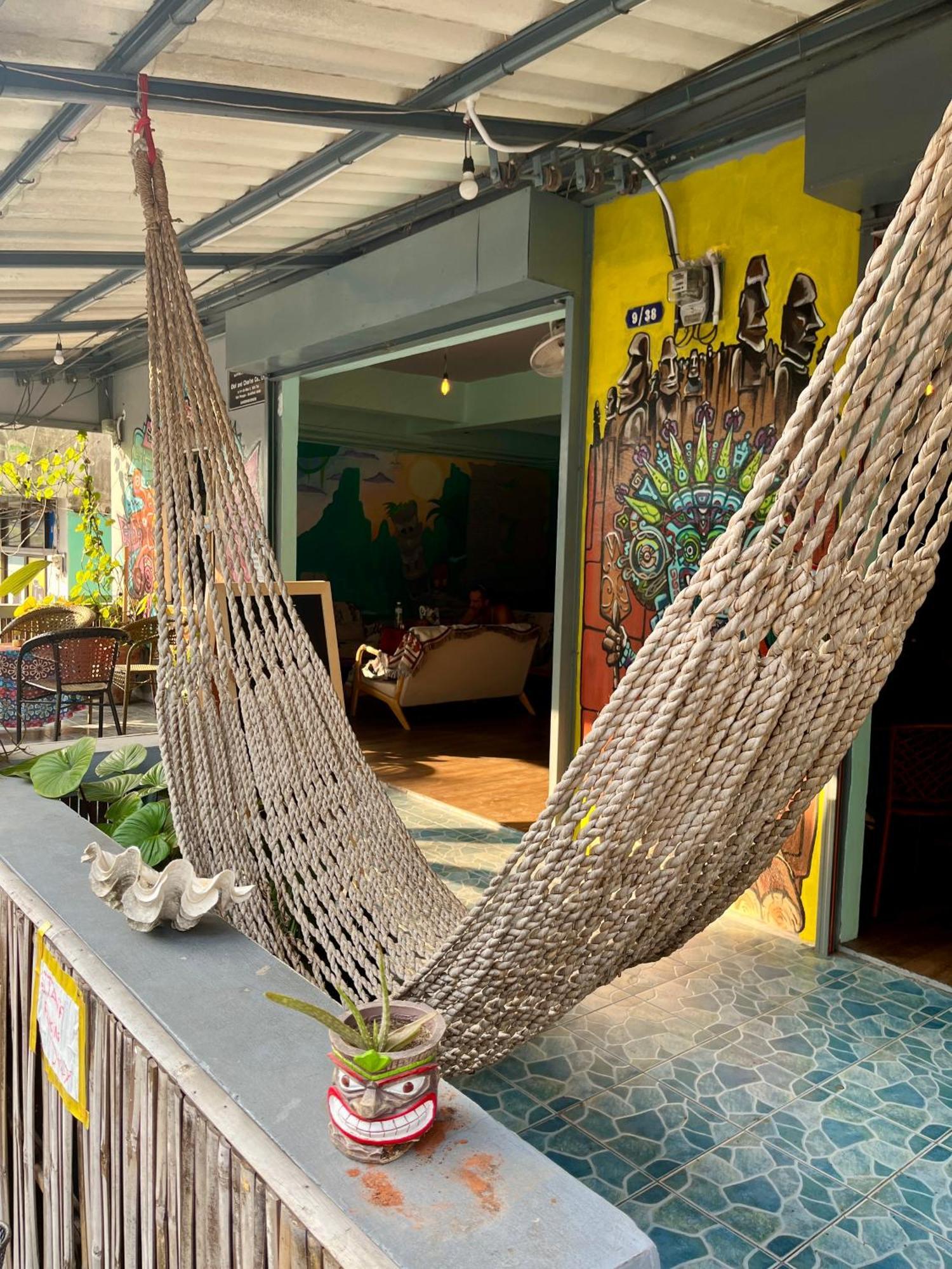 Tiki Tribe Bar & Hostel Ko Tao Exterior photo